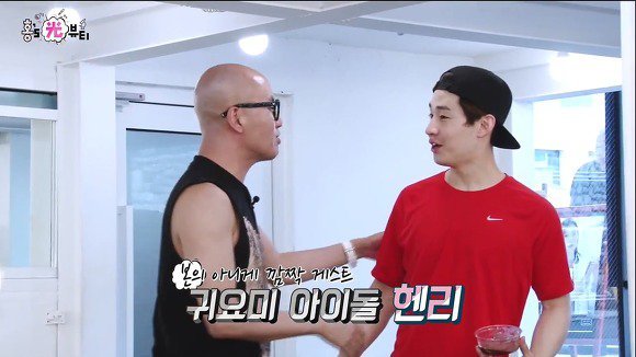  지나가던 길에 자꾸 방송출연하는 아이돌.jpg | 인스티즈