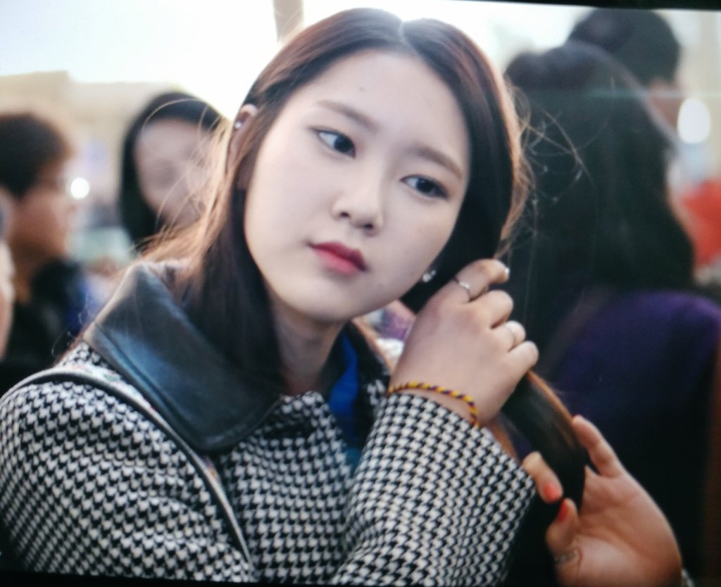 오늘자 오마이걸 인천공항 일본 출국 사진.JPG | 인스티즈