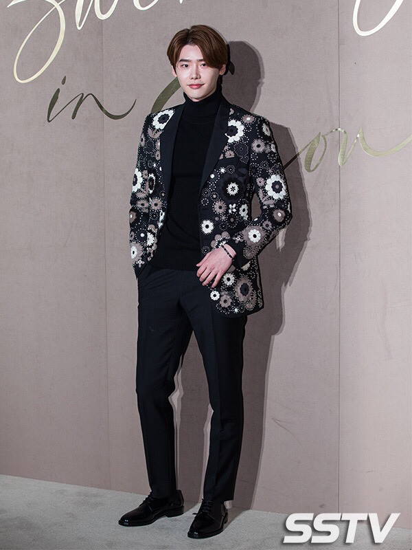 오늘자 버버리(BURBERRY) 행사에 참석한 연예인들.jpg | 인스티즈