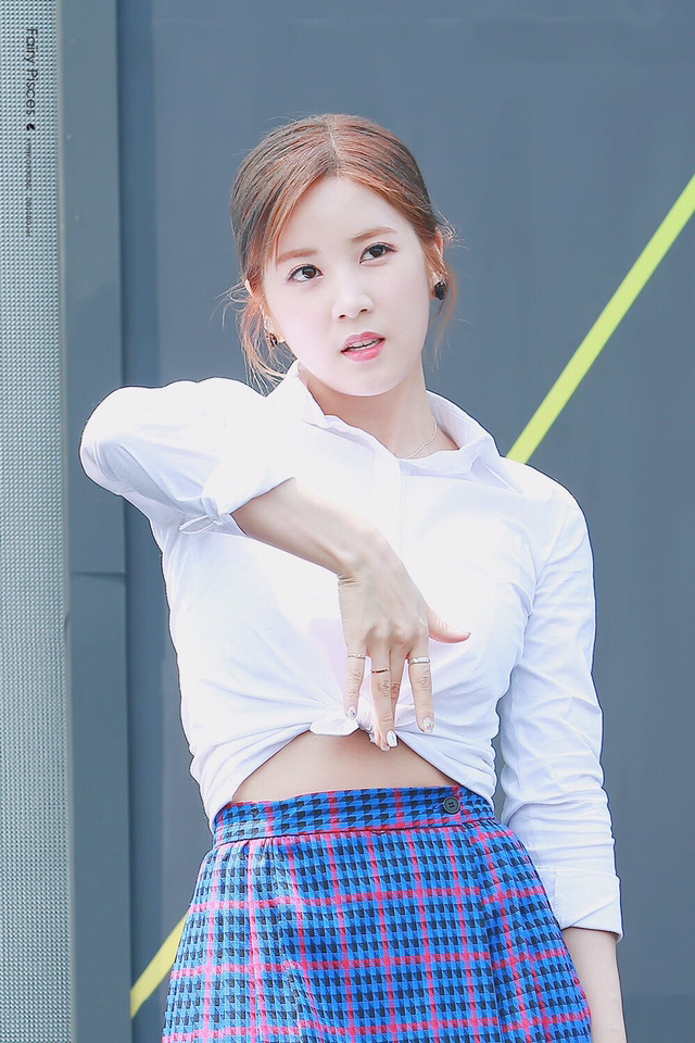 [에이핑크] 6월의 마지막 업로드는 누구로 할까 고민하다가 박초롱 | 인스티즈