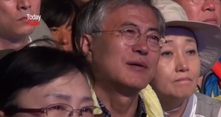 ????:에휴 대한민국 대통령이라는 사람이 맨날 툭하면 질질 짜고 말이야 | 인스티즈