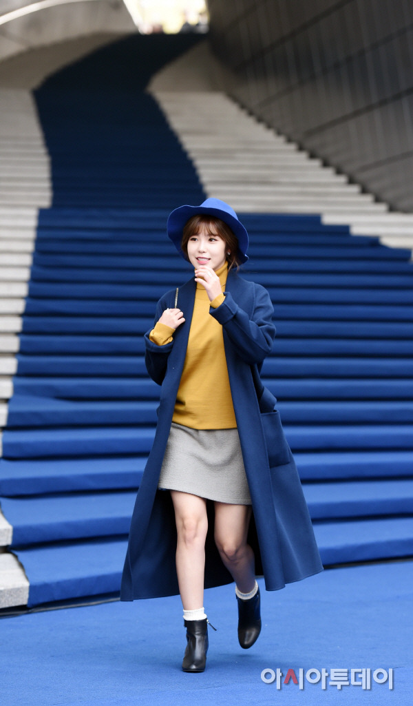 오늘자 패션위크 참석한 연예인들.jpg | 인스티즈