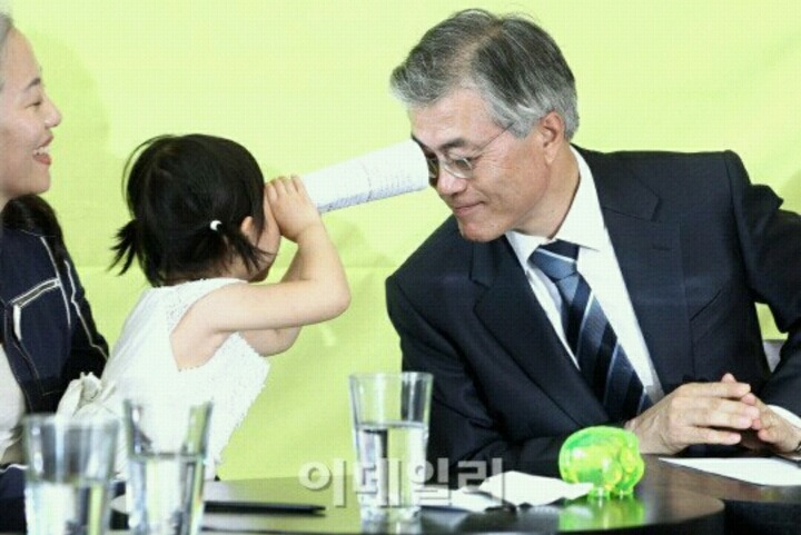 한국보도사진전에서 최우수상으로 선정했던 문재인사진 | 인스티즈