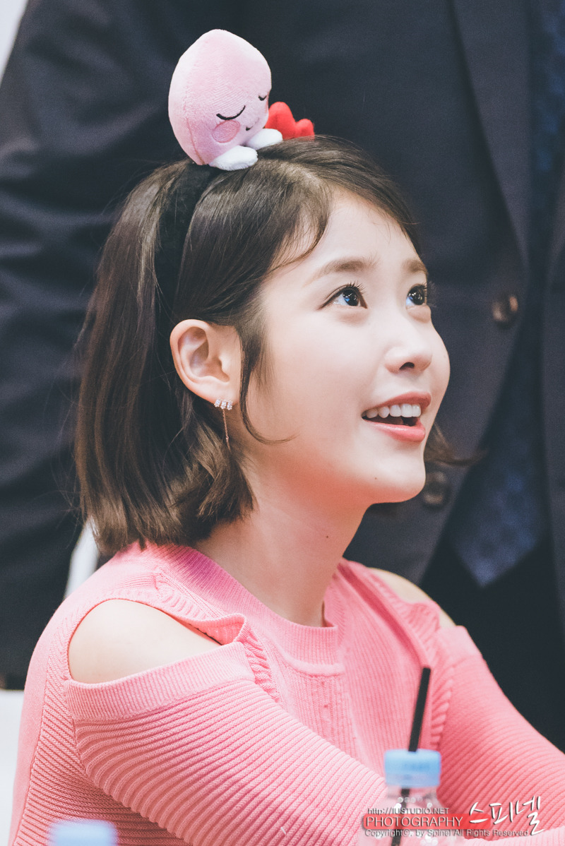 [17.04.30] 코엑스 팬사인회 아이유.jpg | 인스티즈