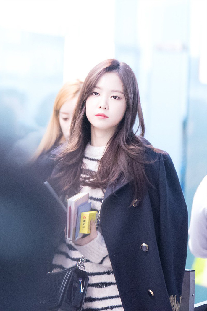 오늘 공항 손나은.jpg | 인스티즈
