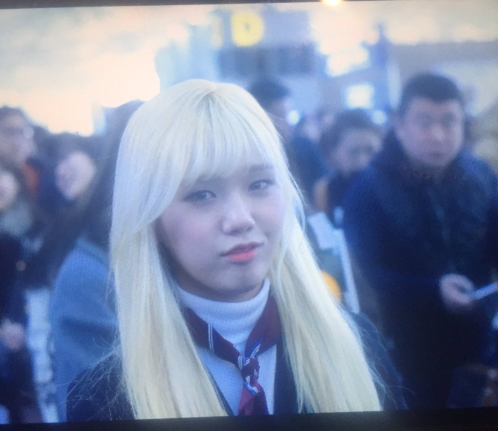 오늘자 오마이걸 인천공항 일본 출국 사진.JPG | 인스티즈