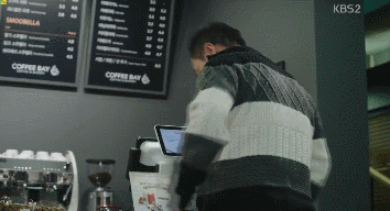 여친 아버지 앞에서 여친한테 키스했다가 개극딜 당하는 남주ㅋㅋㅋㅋ.gif | 인스티즈