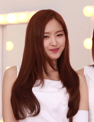손나은의 어깨라인.jpgif | 인스티즈