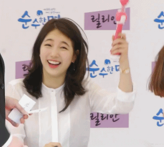보기만 해도 기분이 좋아지는 수지와 팬들의 소통 | 인스티즈