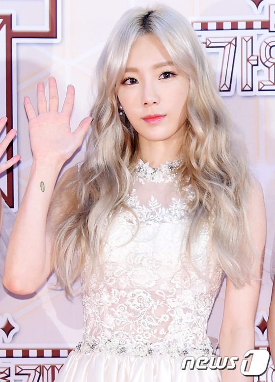 가요대축제 오늘자 태연 레드카펫.jpg | 인스티즈