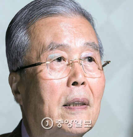 [단독] 김종인 "낭떠러지서 구해놨더니 문재인 엉뚱한 생각" | 인스티즈