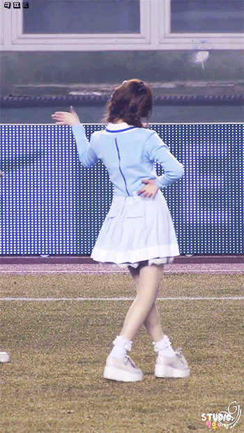러블리즈 케이 레바논전 쪼꼬미 뒤태.gif | 인스티즈