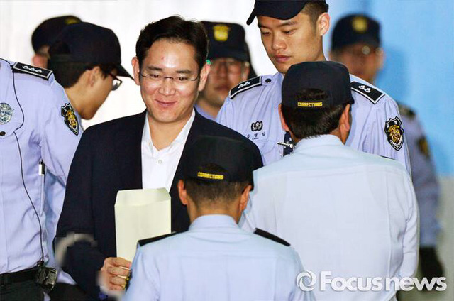 오늘자 싱글벙글 이재용.jpg | 인스티즈