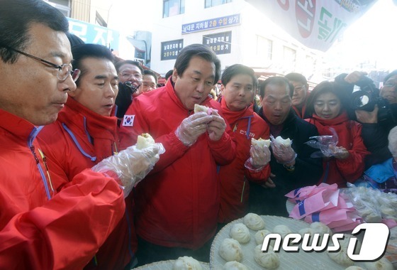 오늘자 분식 먹방하는 당대표들.jpg | 인스티즈