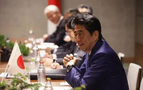  콘돔을 매일같이 씻던 소녀들이 받은 10억엔 | 인스티즈