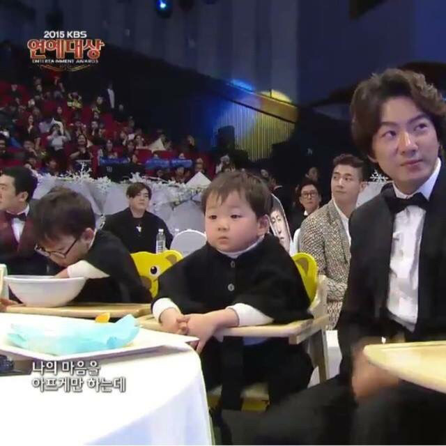 연예대상 관람하는 삼둥이의 태도.jpg | 인스티즈