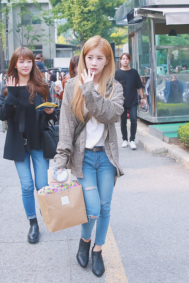 [에이핑크] 6월의 마지막 업로드는 누구로 할까 고민하다가 박초롱 | 인스티즈
