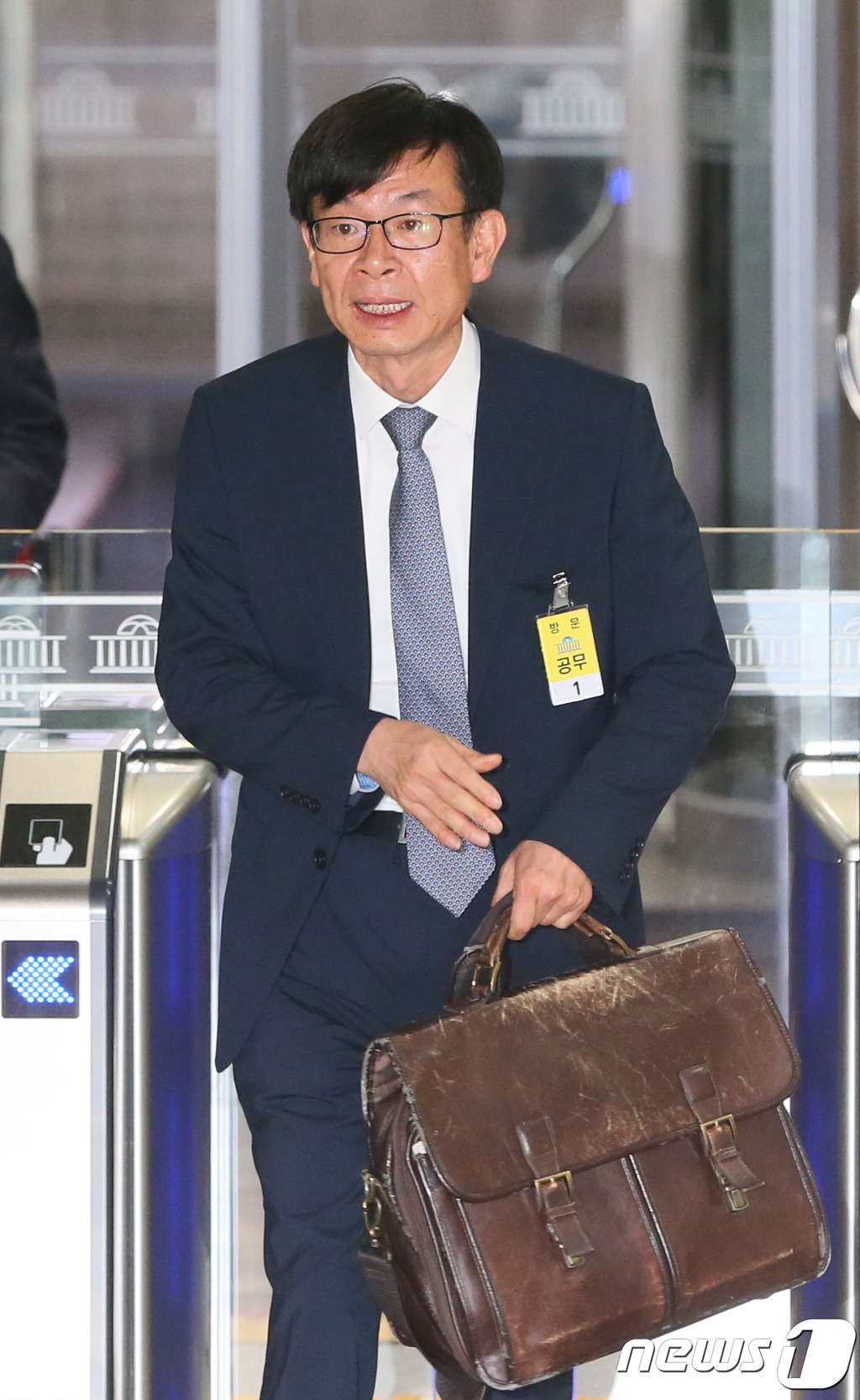 가방이 너무 불쌍해ㅠ | 인스티즈