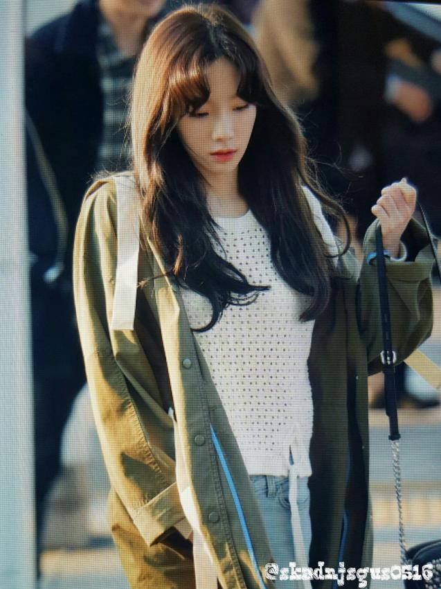 오늘자 출국하는 공항 태연.jpg | 인스티즈