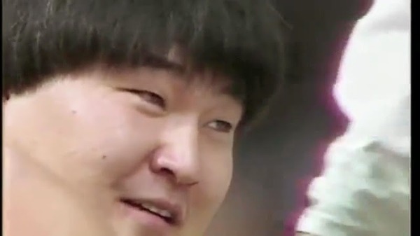 이 청소년들에게 담배를 사준다 vs 욕하고 싸움을 건다 | 인스티즈