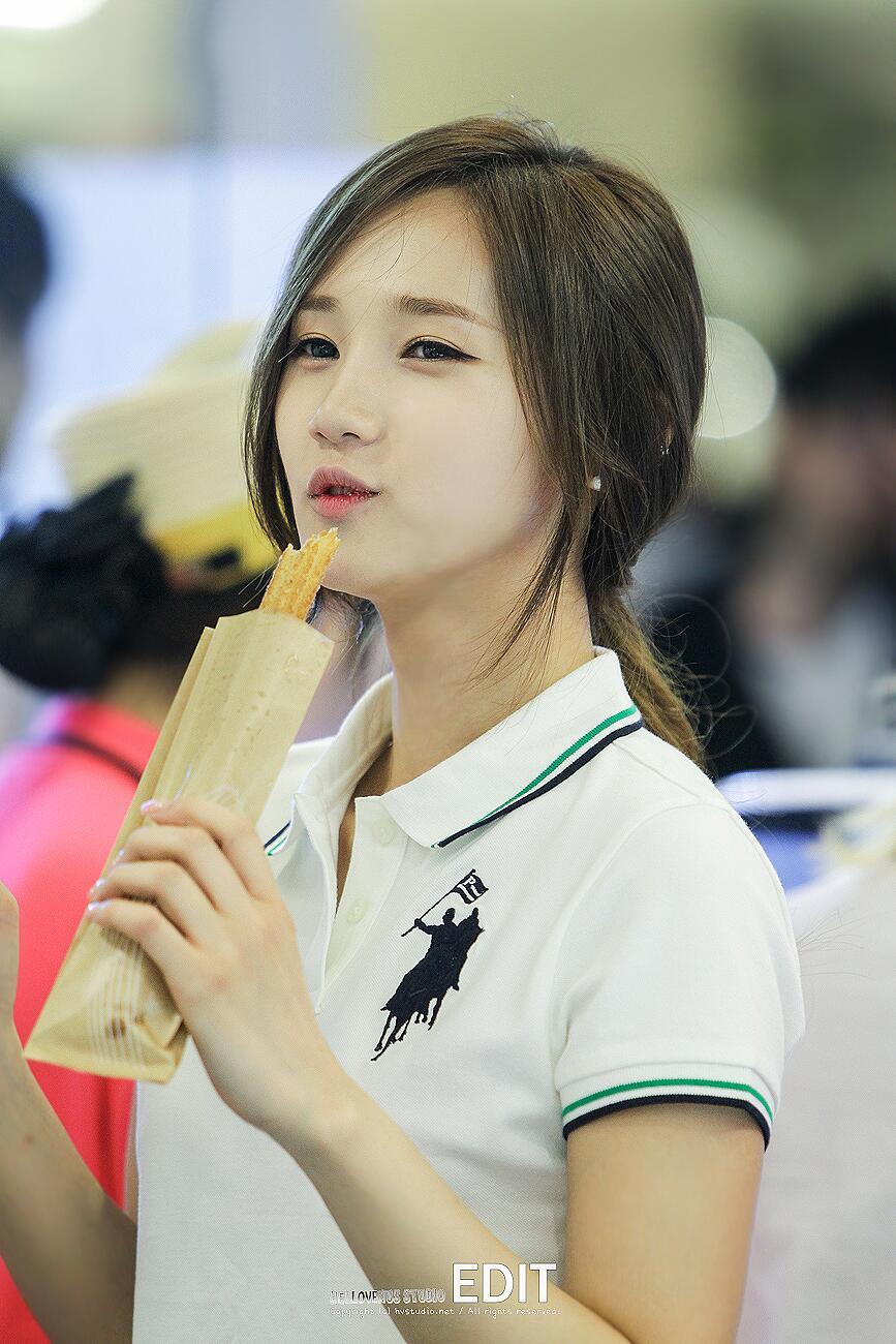 눈망울이 촉촉한 유아라 | 인스티즈