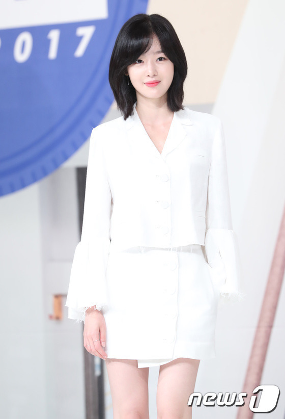 보면 볼수록 섬뜩한 오늘자 한선화.jpg | 인스티즈