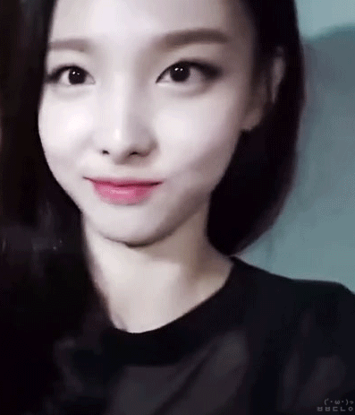 앞니가 큰 나연이.gif | 인스티즈
