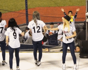 자기앞가림도 못하는데 남챙기는 사나.gif | 인스티즈