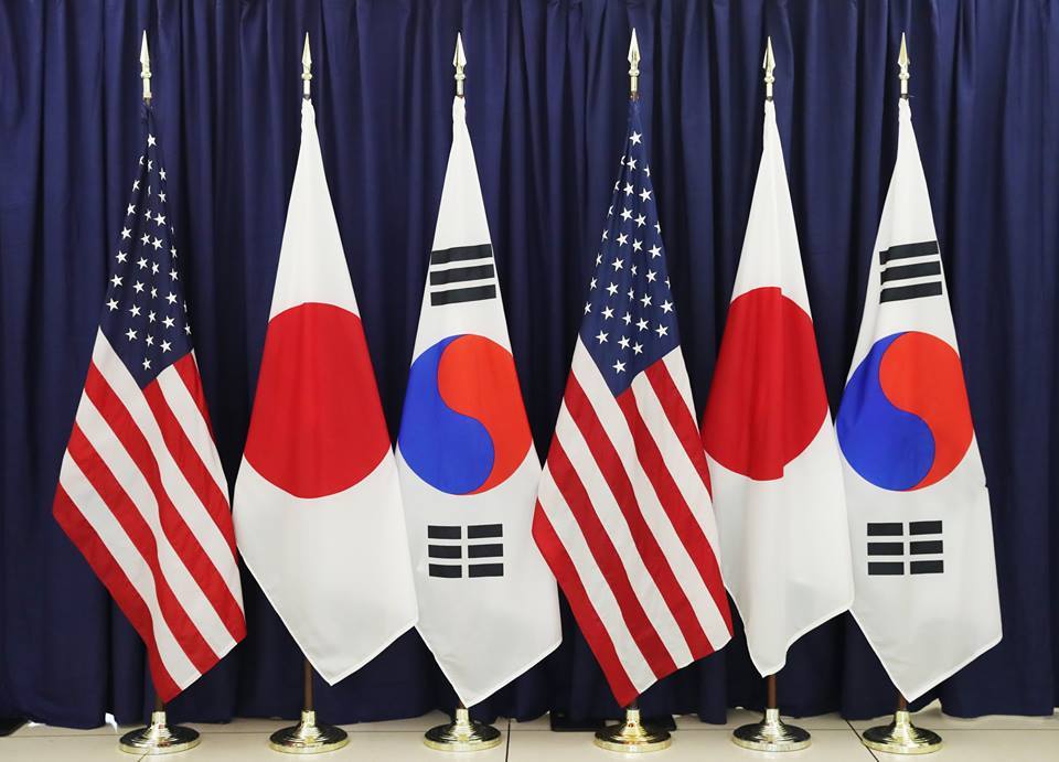한·미·일 3국 정상 | 인스티즈