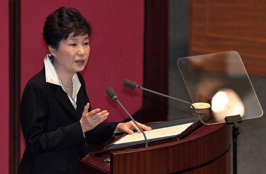 대통령 얘기 많이 나오는데 아무리 그래도 한나라의 대통령인데 욕하는건 좀 아닌거 같습니다 | 인스티즈