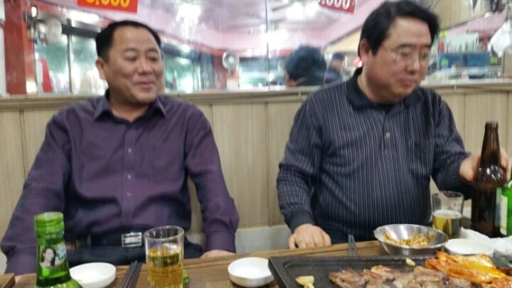 황소야돼지야 이미지