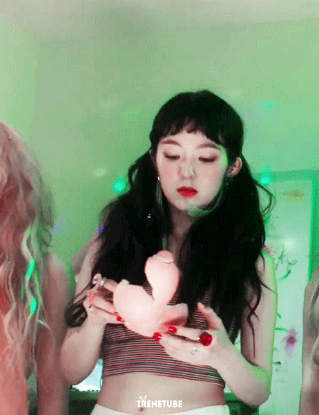 [데이터주의] 레드벨벳 빨간맛 MV속 퀸갓아이린.gif | 인스티즈