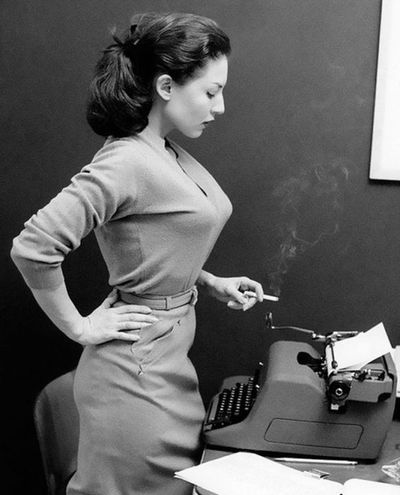 1950년 대에 유행했다는 불릿 브라(총알 브라)... | 인스티즈