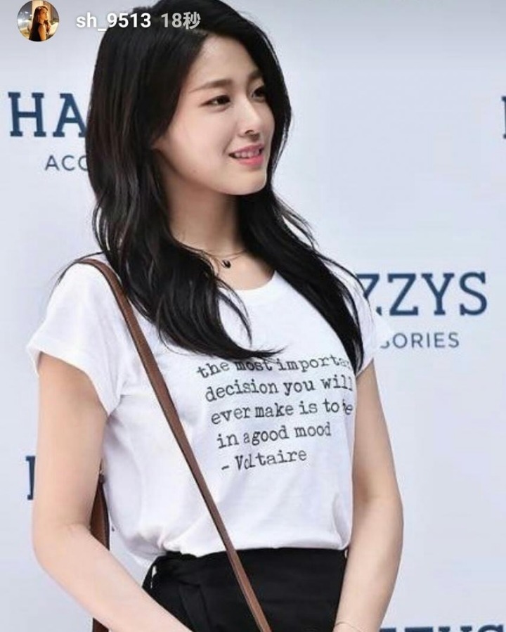 오늘자 설현 팬싸인회 모습.jpg | 인스티즈