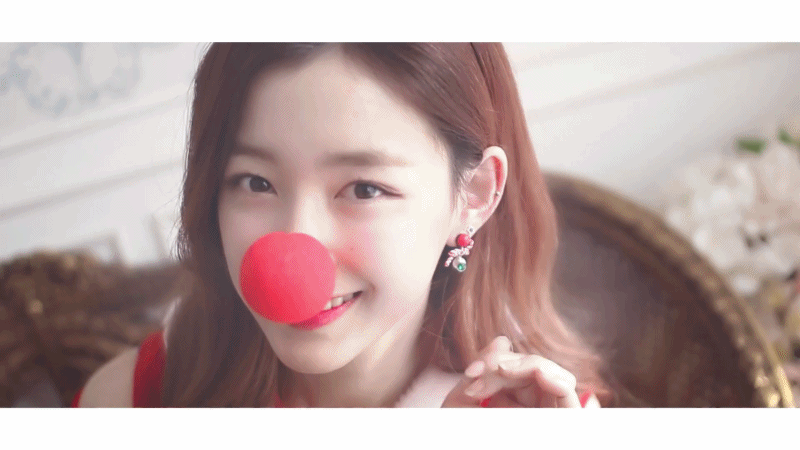 고급스러운 부잣집 따님 느낌나는 외모의 여자 아이돌.gif | 인스티즈