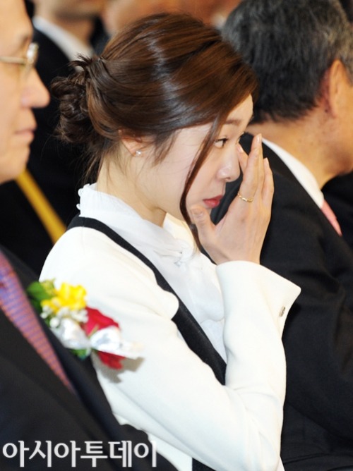 재미로보는 찌라시- 운동선수 출신 미녀스타 의리녀vs쓰레기 (진실은 날조를 해도 변하지 않음) | 인스티즈