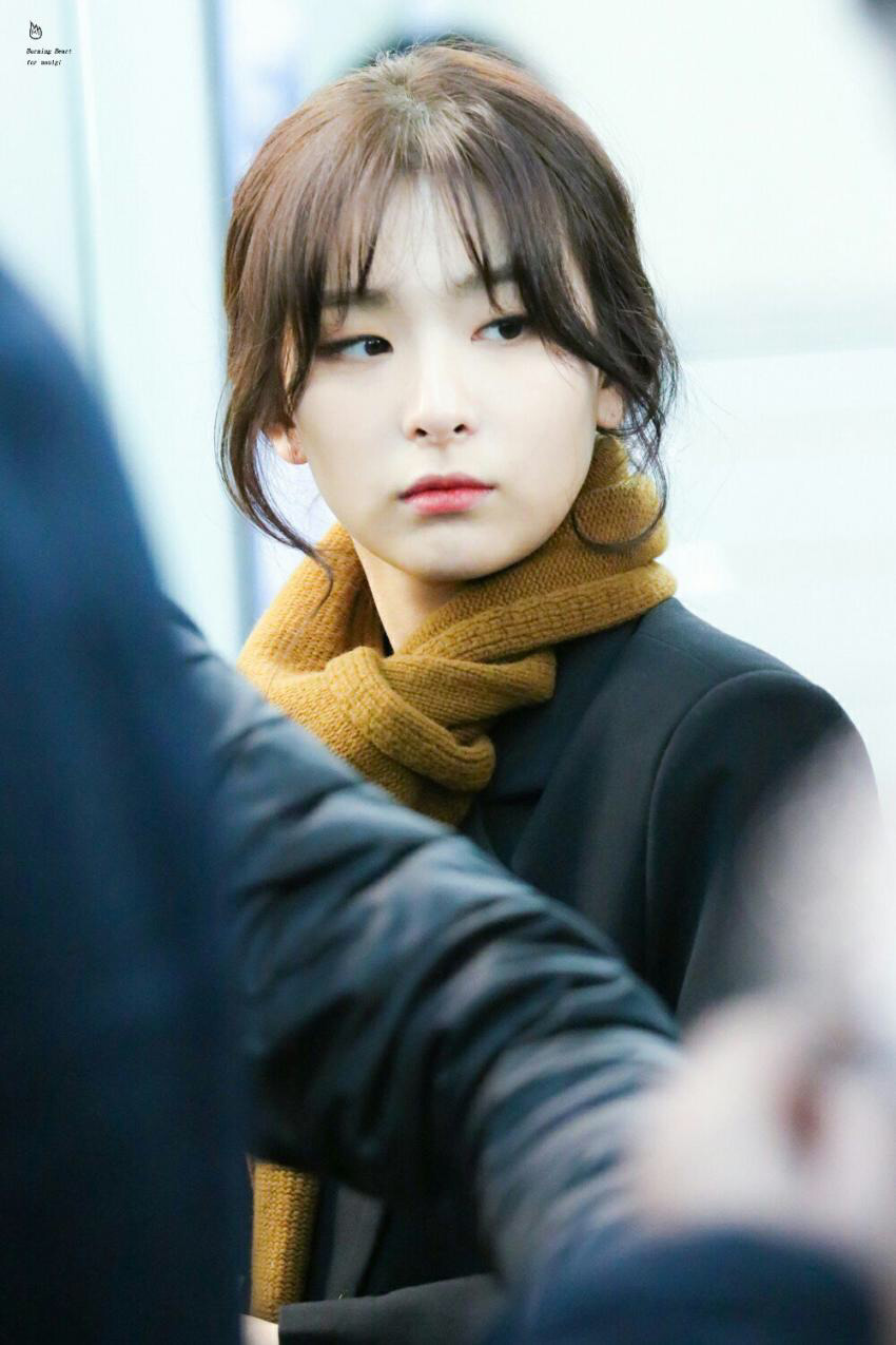 정확히 1년전... 레전드 찍었던 레드벨벳 슬기 | 인스티즈