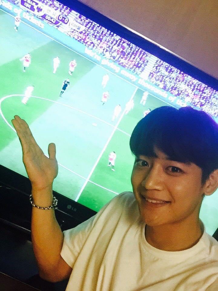 [샤이니] 화이트티셔츠를 입은 민호 | 인스티즈