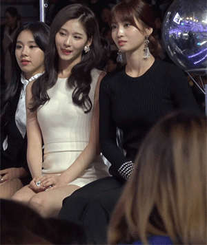 모모때리는 사나.GIF | 인스티즈
