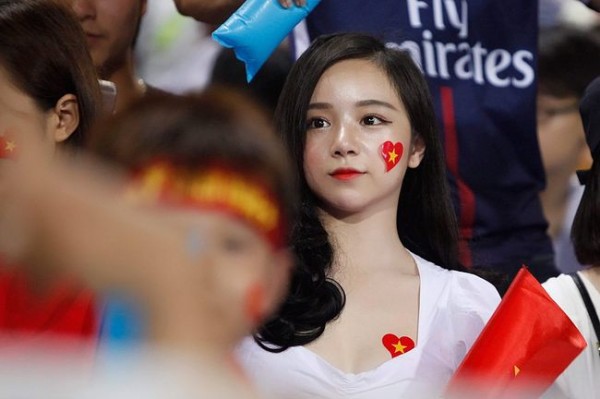 베트남 응원녀.gif | 인스티즈