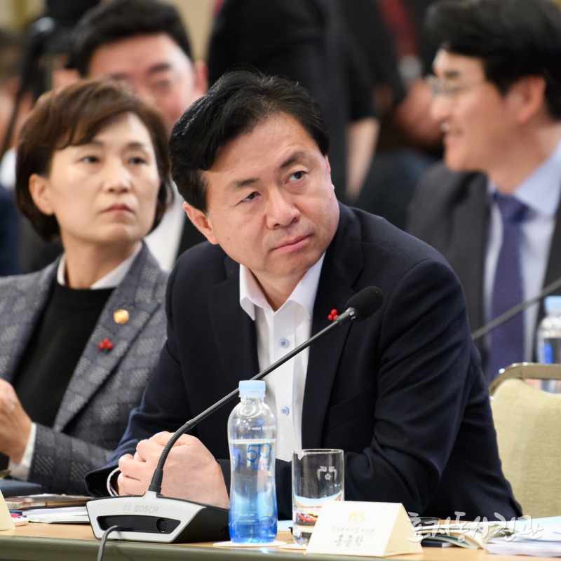 공부하고 연구하는 문재인 정부와 민주당.(이런 정부와 정당을 경험 하신적 있으신가요?) | 인스티즈
