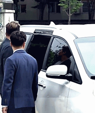 드라마같이 등장한 이진욱.gif | 인스티즈