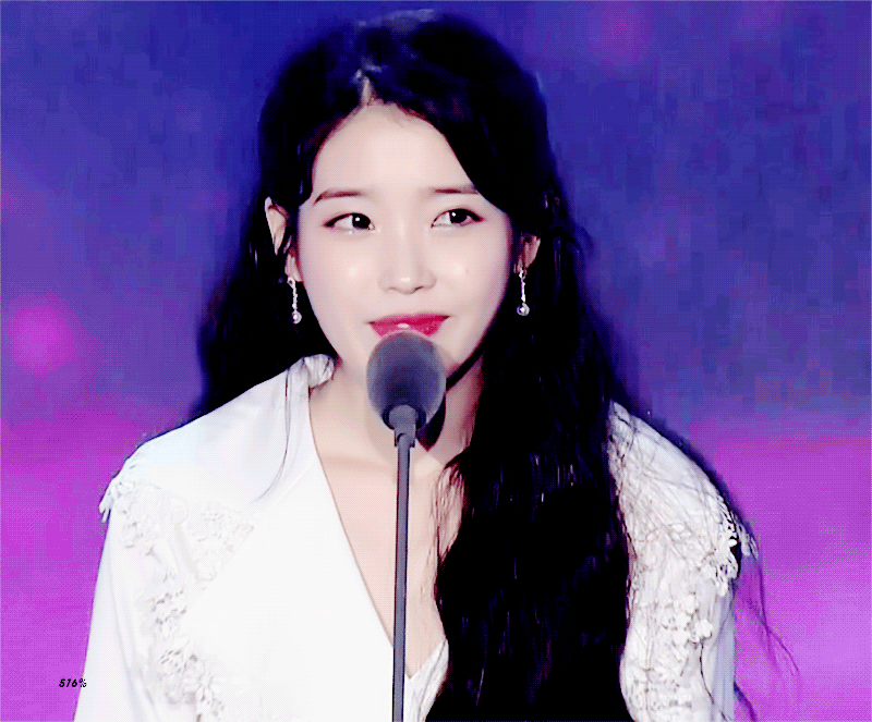마치 여신과도 같았던 아이유 멜론뮤직어워드 짤.jpgif | 인스티즈