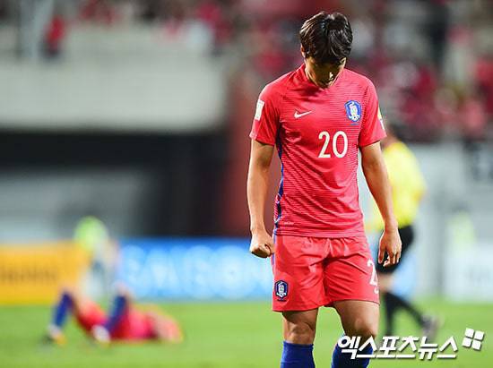 경기 후 동국이형 뒷모습 | 인스티즈