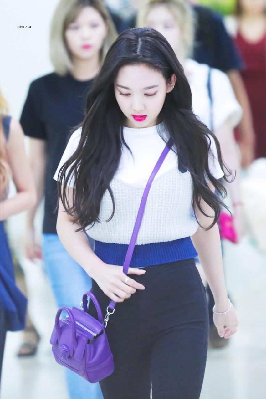 공항에서 나연이 | 인스티즈
