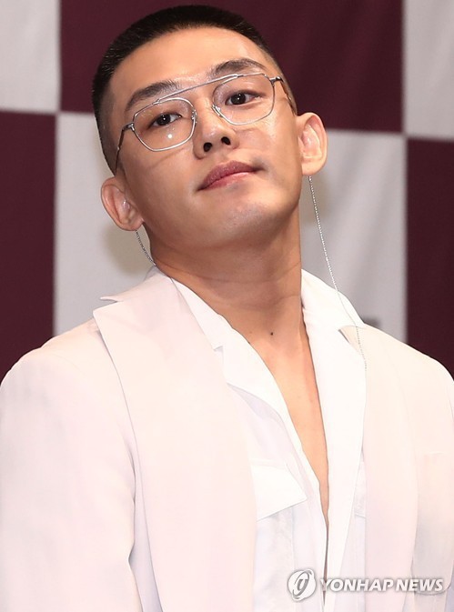유아인의 앞길이 깜깜한 이유 | 인스티즈
