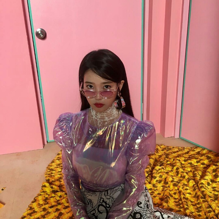오늘자 아이유 인스타 업뎃 | 인스티즈
