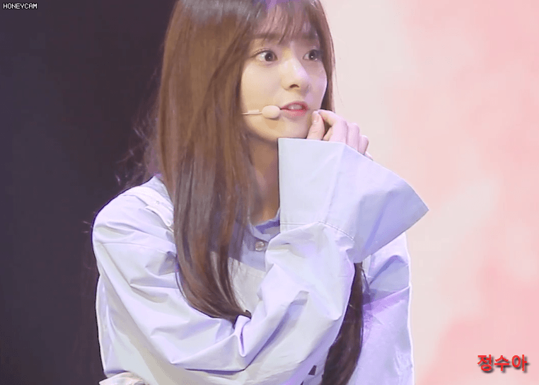 잠자기전 올려보는 프로미스 나인 이나경 | 인스티즈