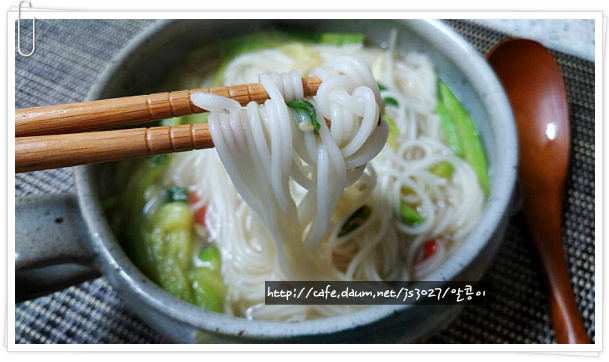 후루룩국수 이미지