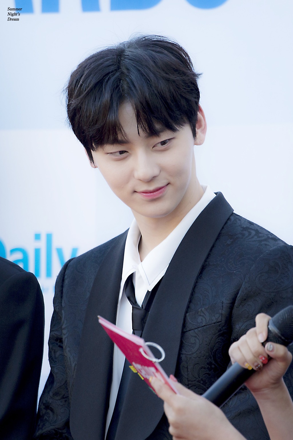 [워너원] 20cm 진한 아이컨텍을 받을수 있다는 황민현 팬싸모습 | 인스티즈
